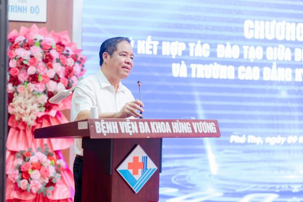Luật sư Phạm Văn Học – Chủ tịch Hội đồng thành viên kiêm Tổng Giám đốc Hệ thống Y tế Hùng Vương phát biểu